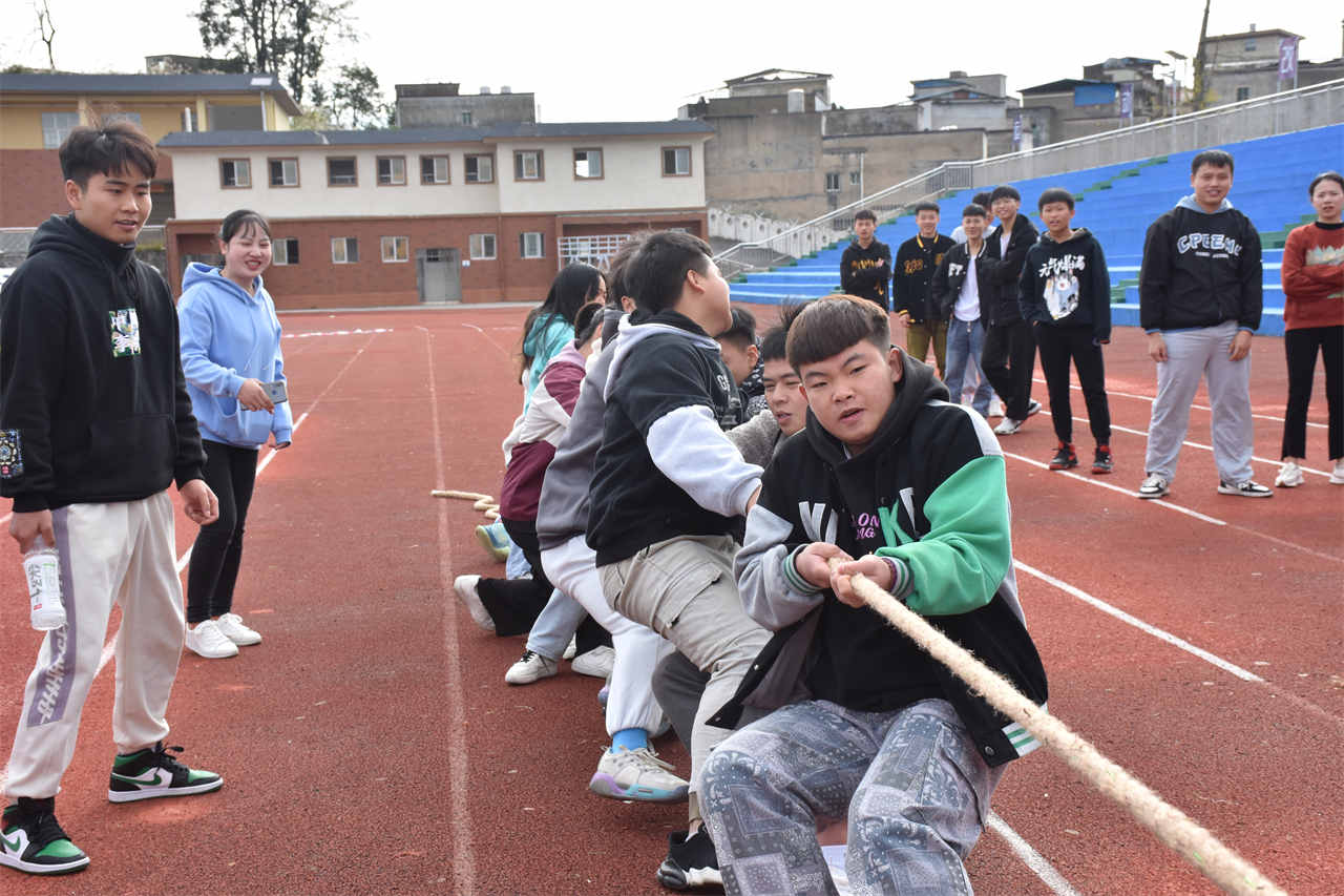 我校第一届田径运动会圆满落幕