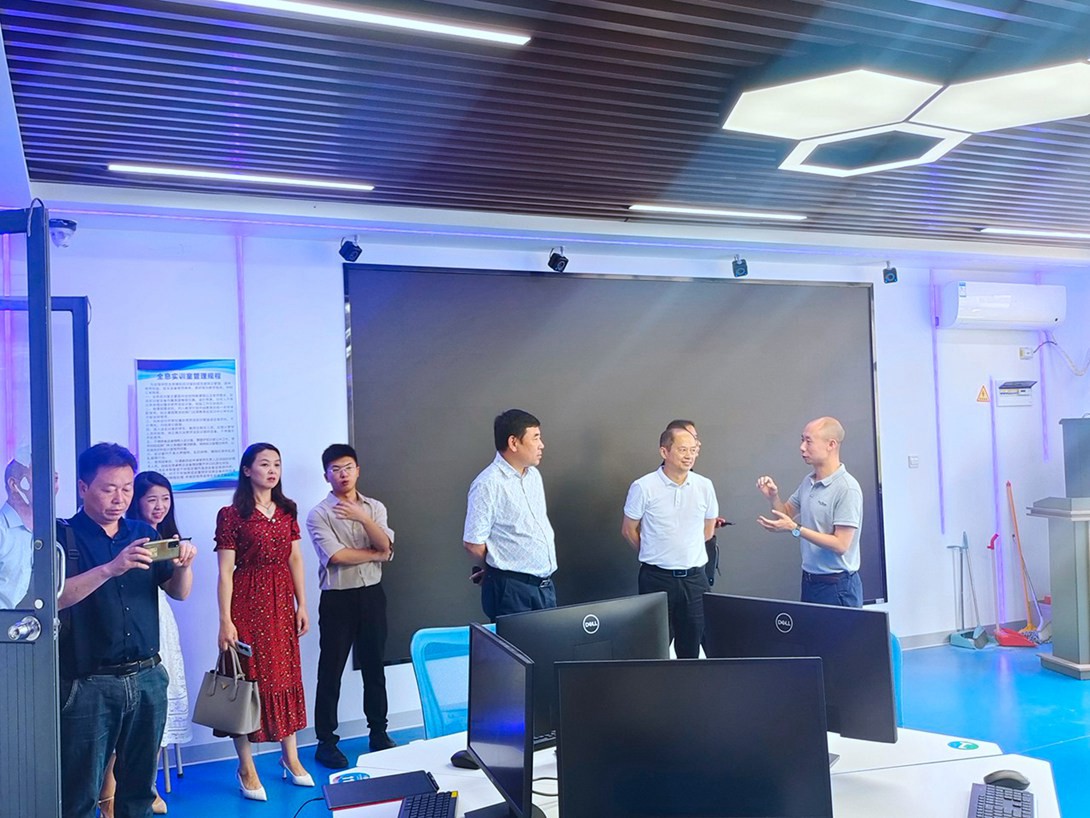 贵州铜仁数据职业学院（筹）赴贵州交通职业技术学院考察学习