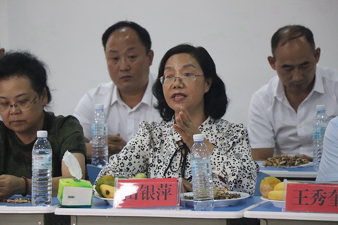 欢聚一堂 喜迎中秋 — 贵州铜仁数据职业学院(筹)召开教师座谈会