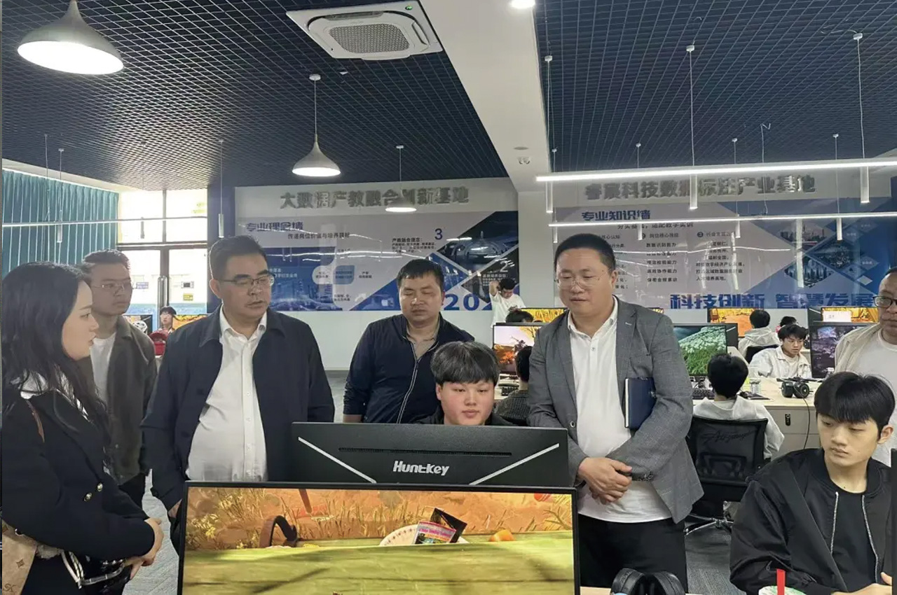 共探产教融合新路径——瓴泓智能科技来校洽谈校企合作